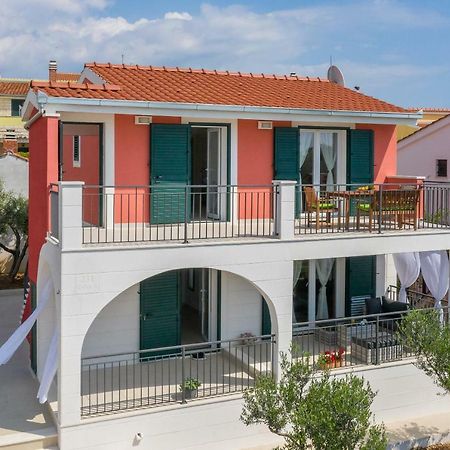 Villa Basic سيفيد المظهر الخارجي الصورة