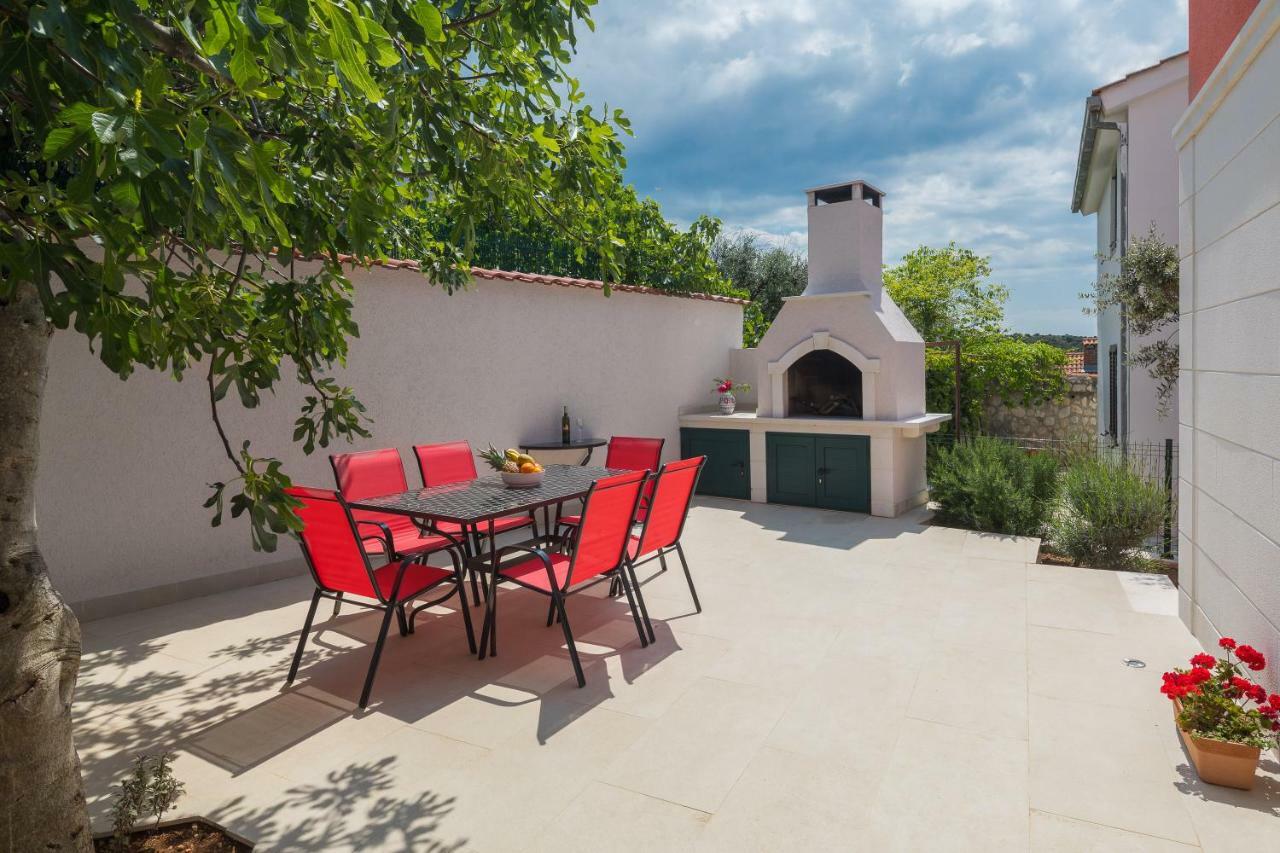 Villa Basic سيفيد المظهر الخارجي الصورة