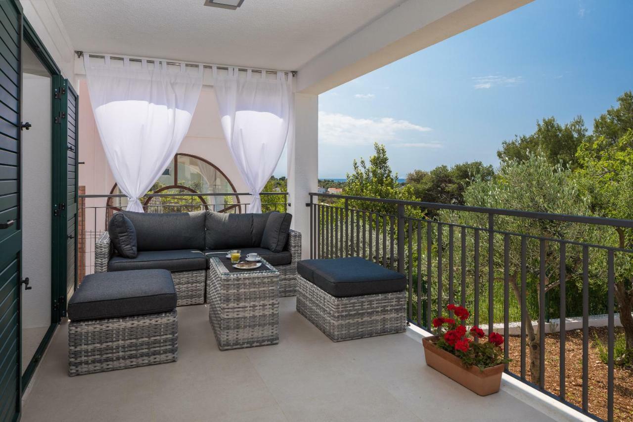 Villa Basic سيفيد المظهر الخارجي الصورة