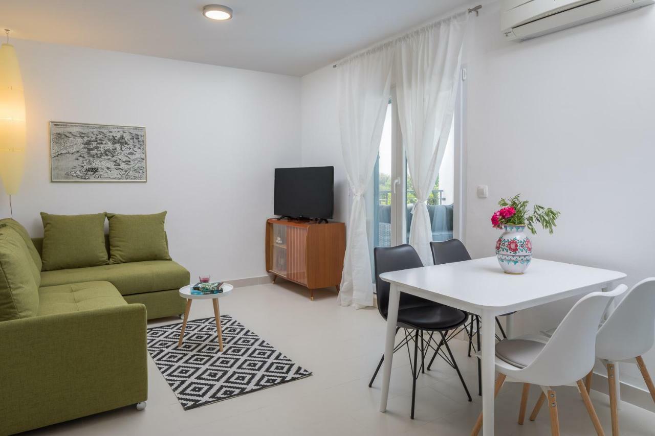 Villa Basic سيفيد المظهر الخارجي الصورة