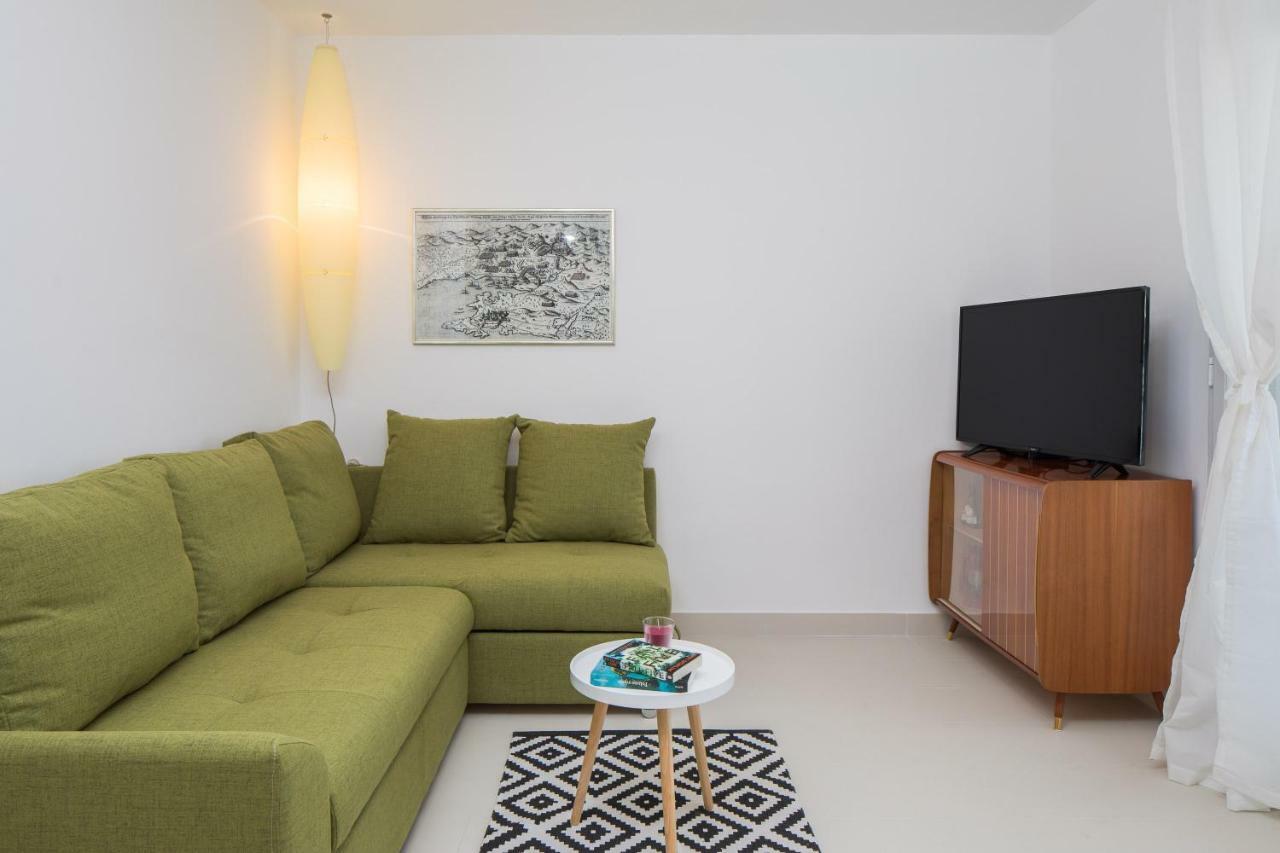 Villa Basic سيفيد المظهر الخارجي الصورة