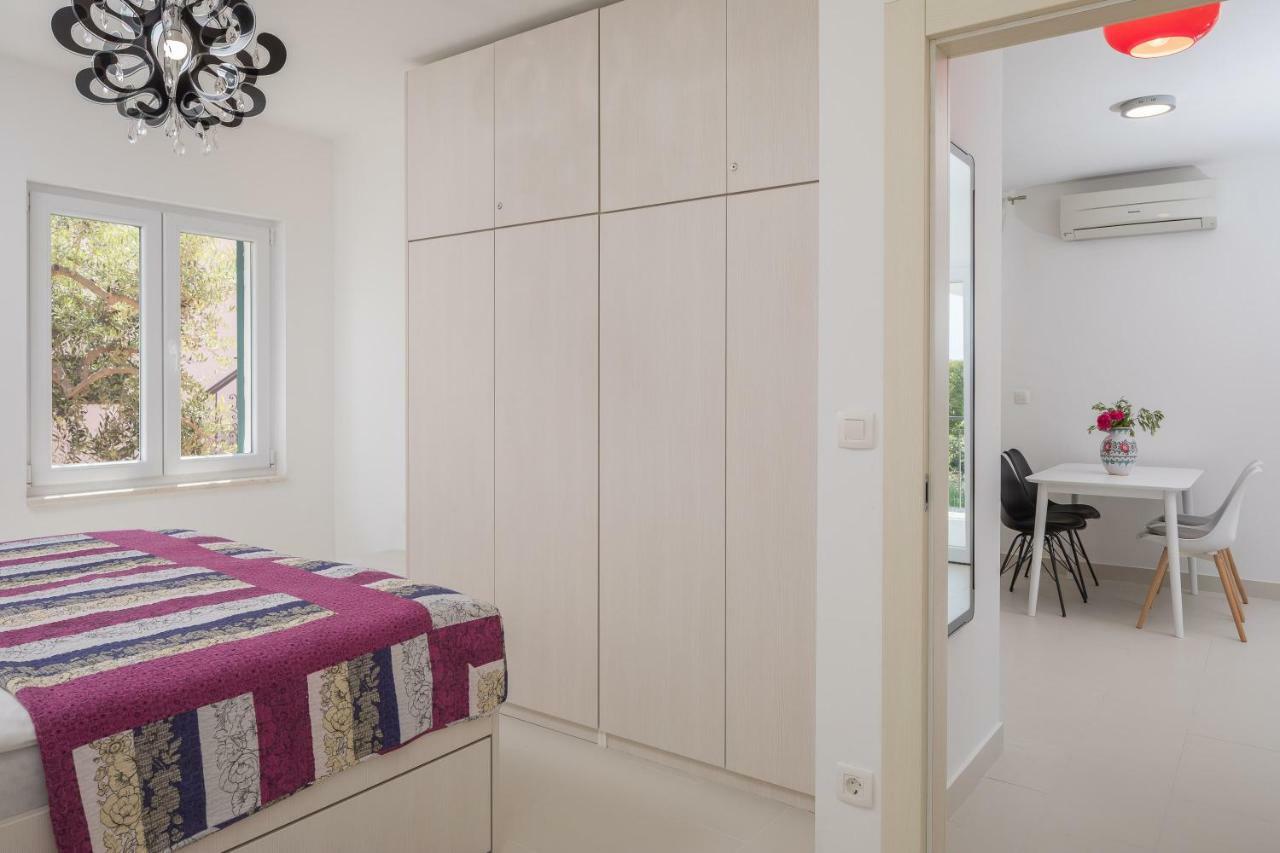 Villa Basic سيفيد المظهر الخارجي الصورة