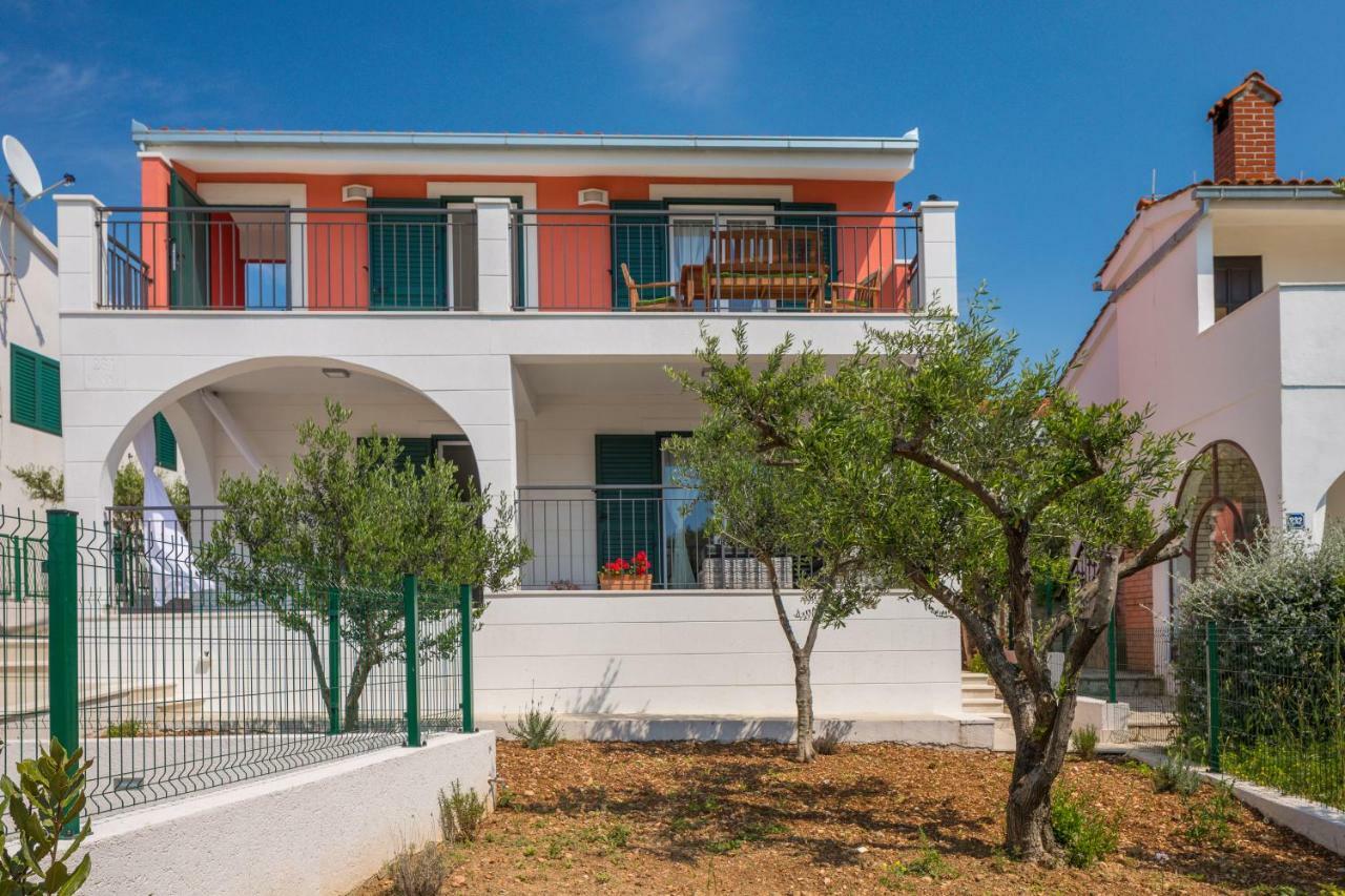 Villa Basic سيفيد المظهر الخارجي الصورة