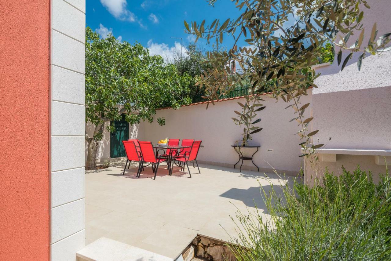Villa Basic سيفيد المظهر الخارجي الصورة